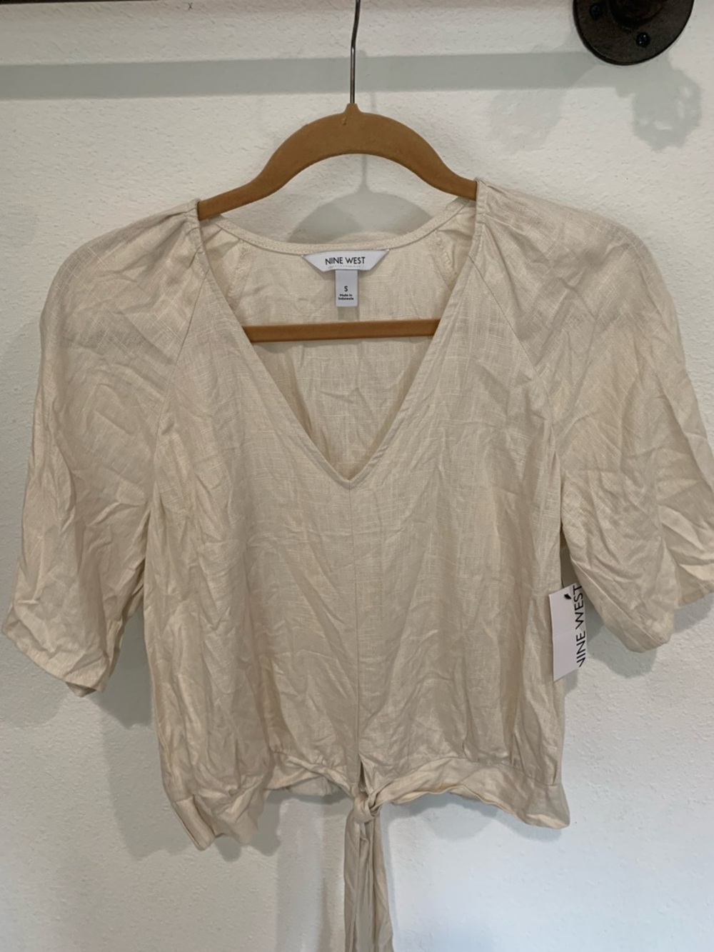 Nine West Women's Cream V-Neck, Breathable Linen Blend Tie-Front Top, NWT, Sz S